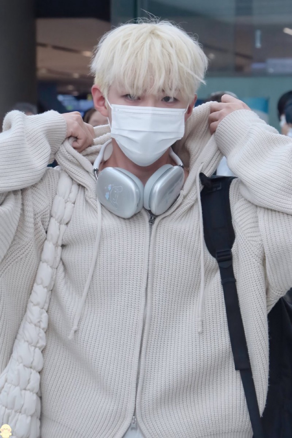 A moment captured by Kim Gyurae (FANTASY BOYS)'s fan