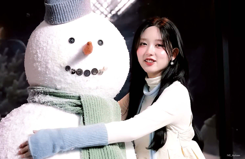 Behind-the-scenes cut of Gaeul (IVE)