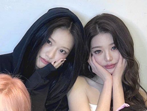 アン・ユジン (IVE)の舞台裏ショット