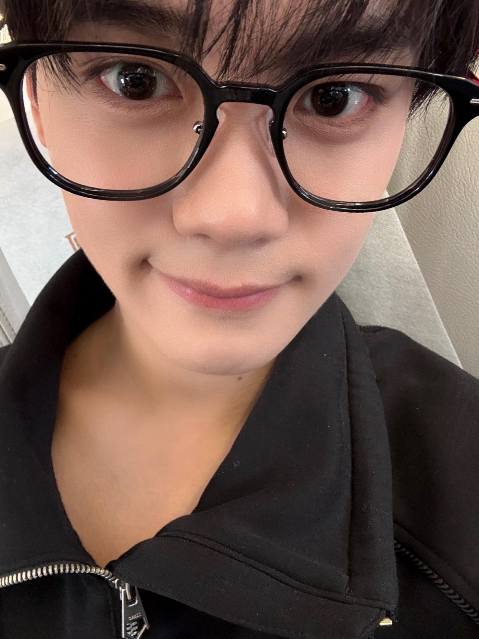 Latest photo of Kim Gyuvin (ZEROBASEONE)