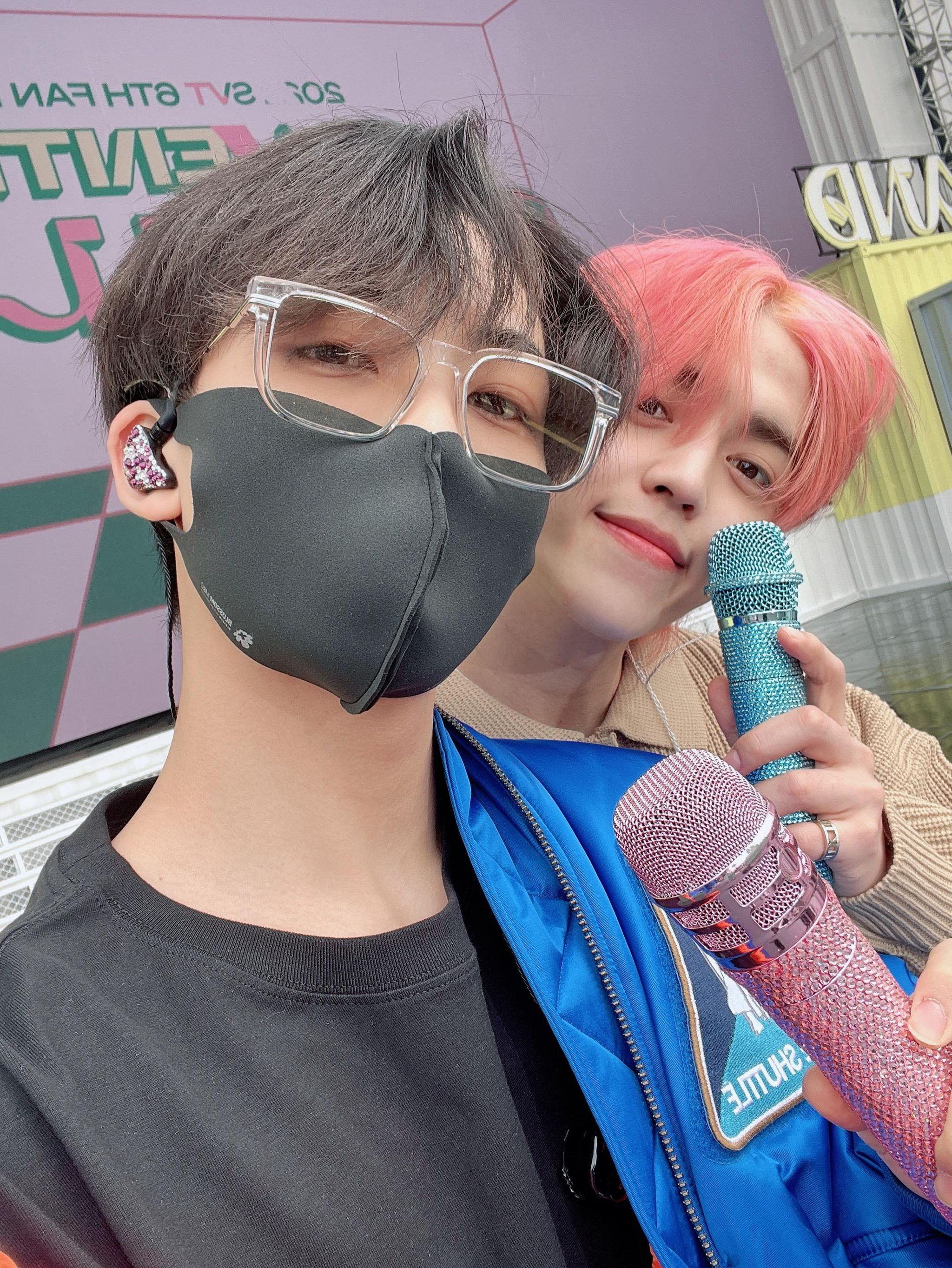 A moment captured by Jeonghan (SEVENTEEN)'s fan