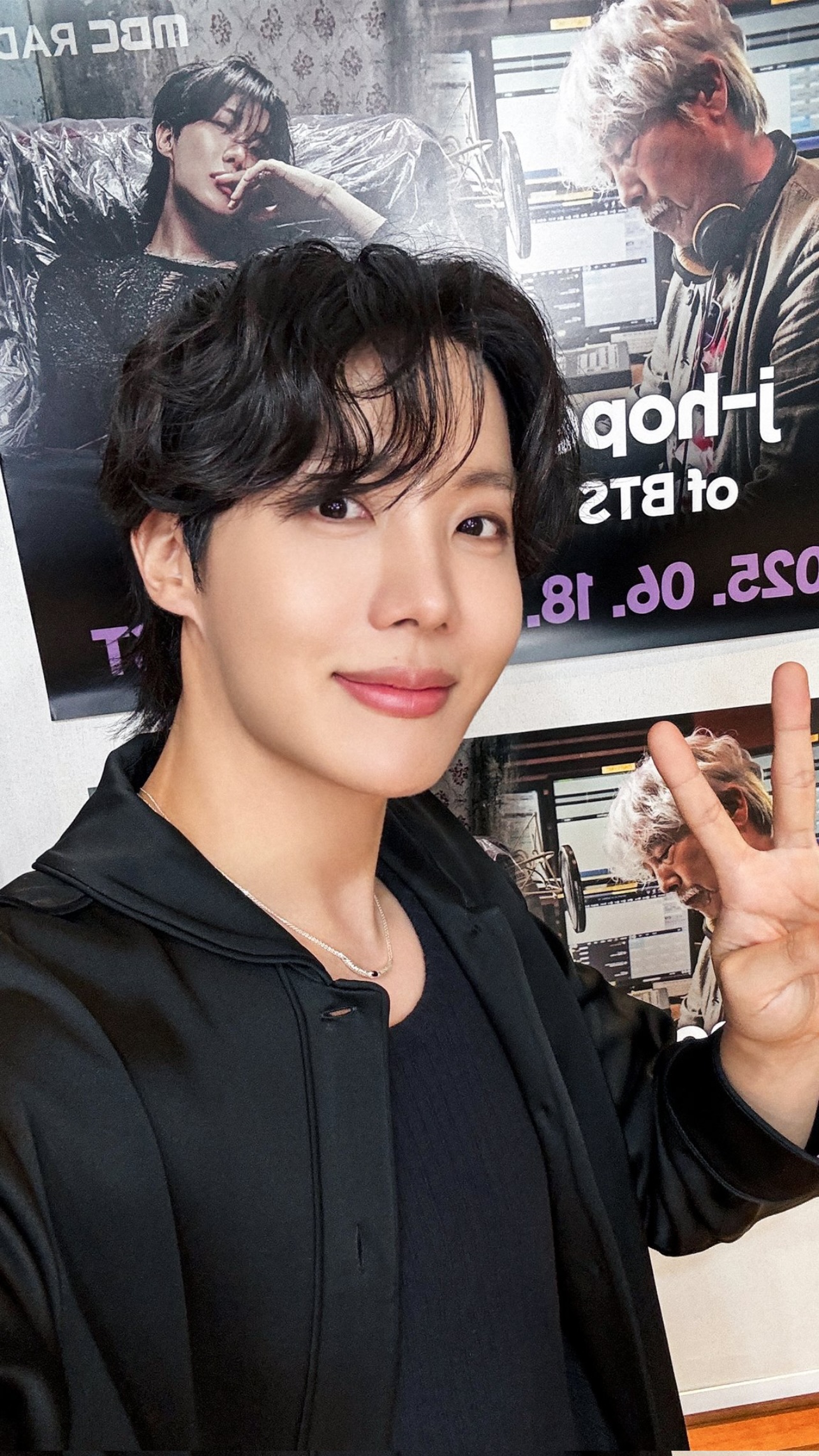 Fandom-recommended wallpaper image of j-hope (BTS)