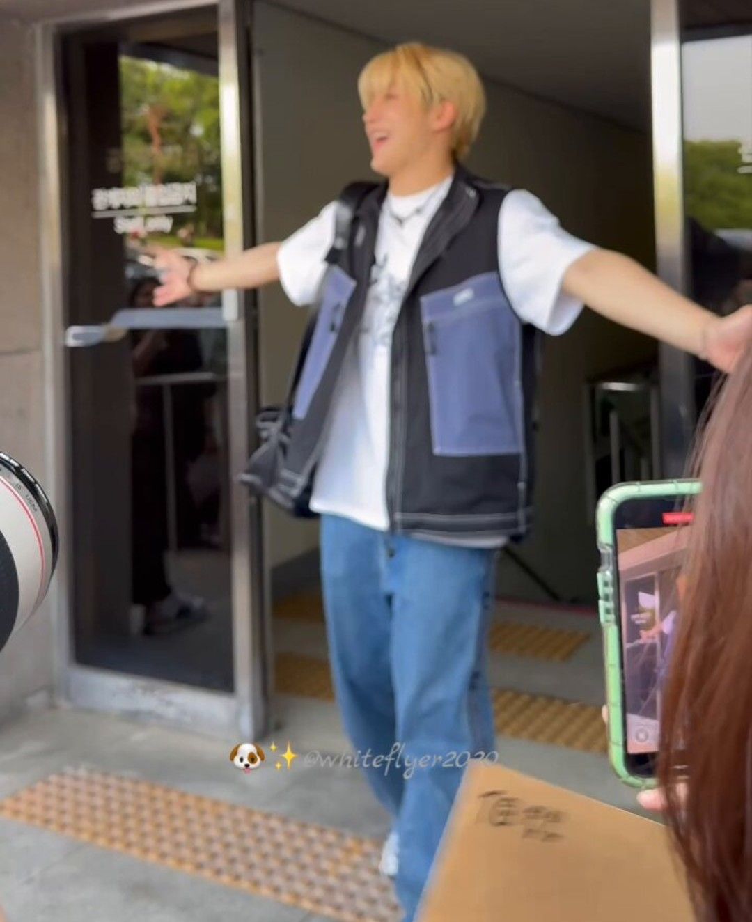 Behind-the-scenes cut of Jinjin (ASTRO)