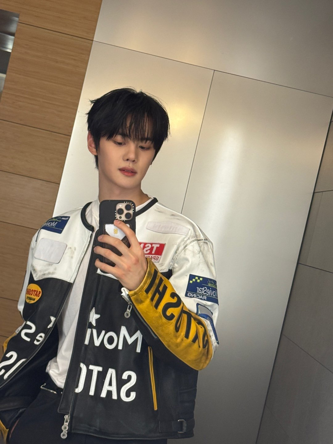 Recent activity shot of Kim Gyuvin (ZEROBASEONE)