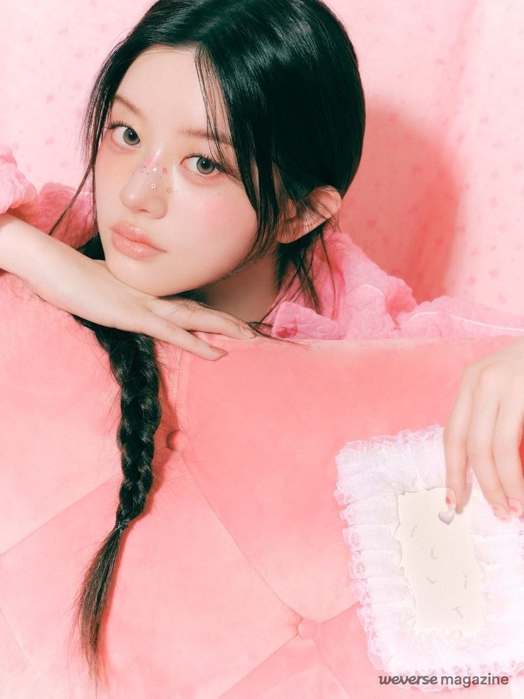 Latest photo of Minju (ILLIT)