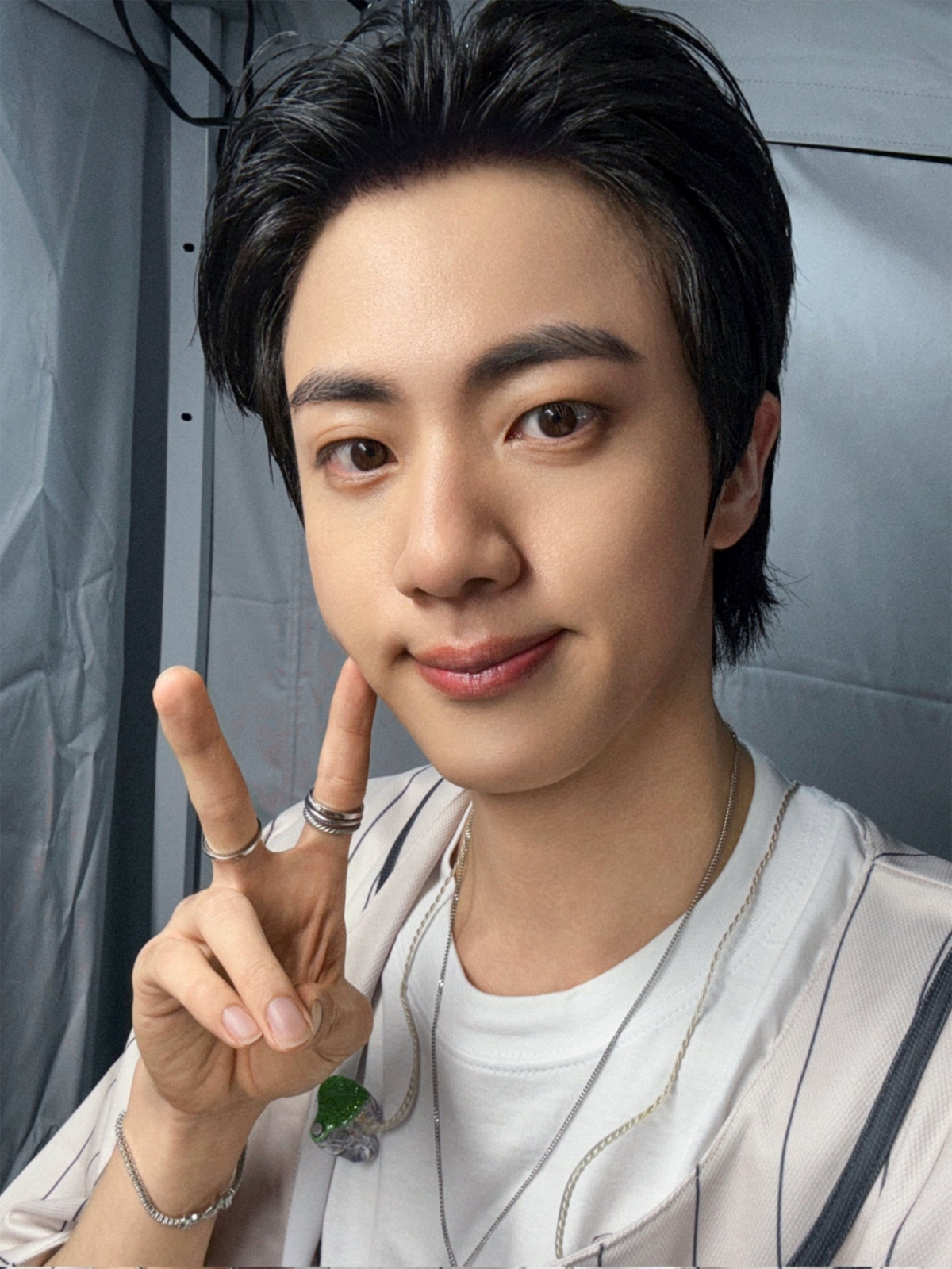 Potret di balik layar Jin (BTS)