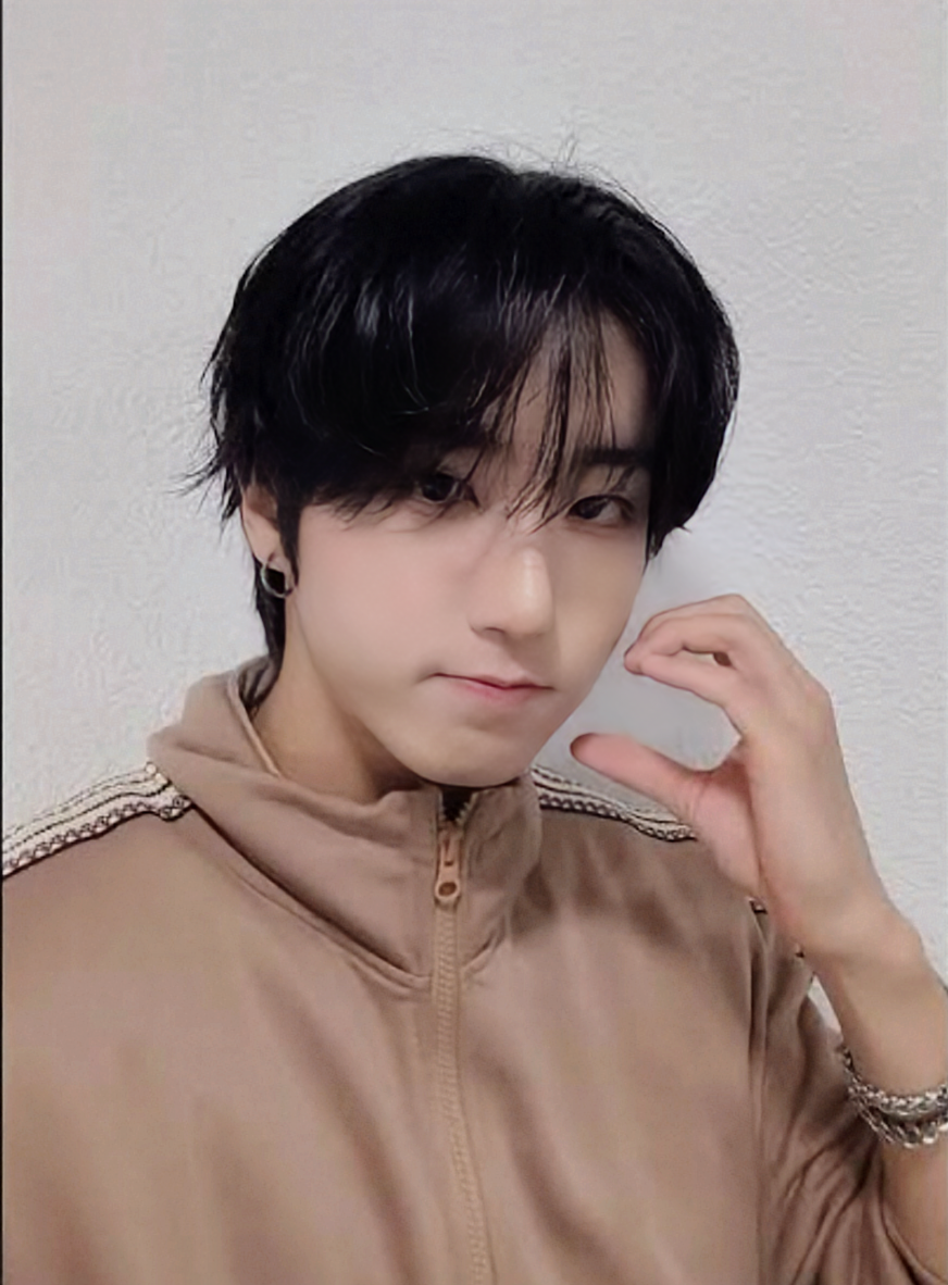 Latest photo of HAN (Stray Kids)