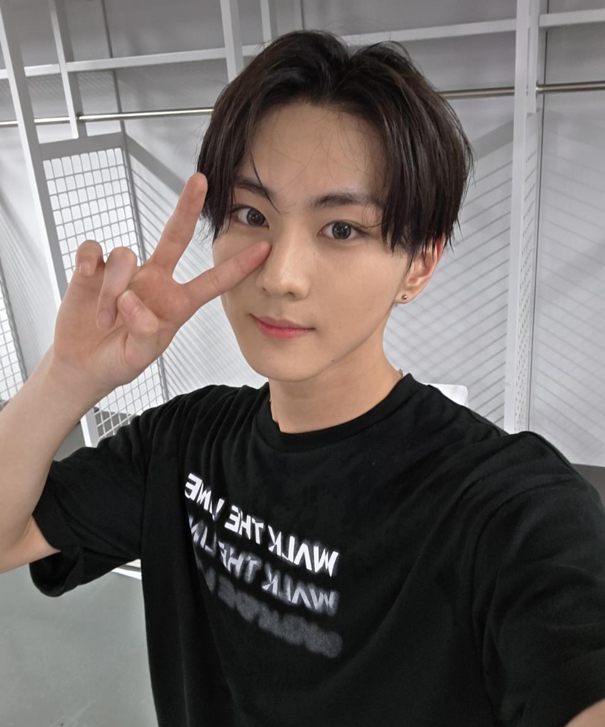 Latest photo of Jungwon (ENHYPEN)