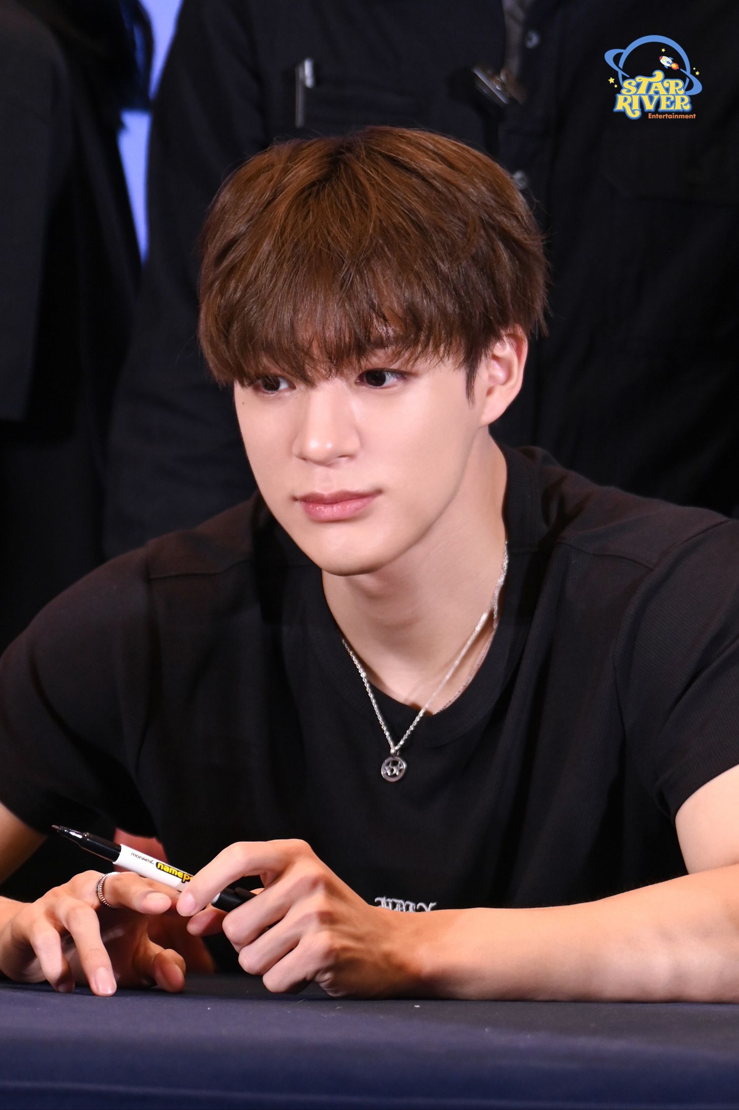 Behind-the-scenes cut of Jeno (NCT DREAM)