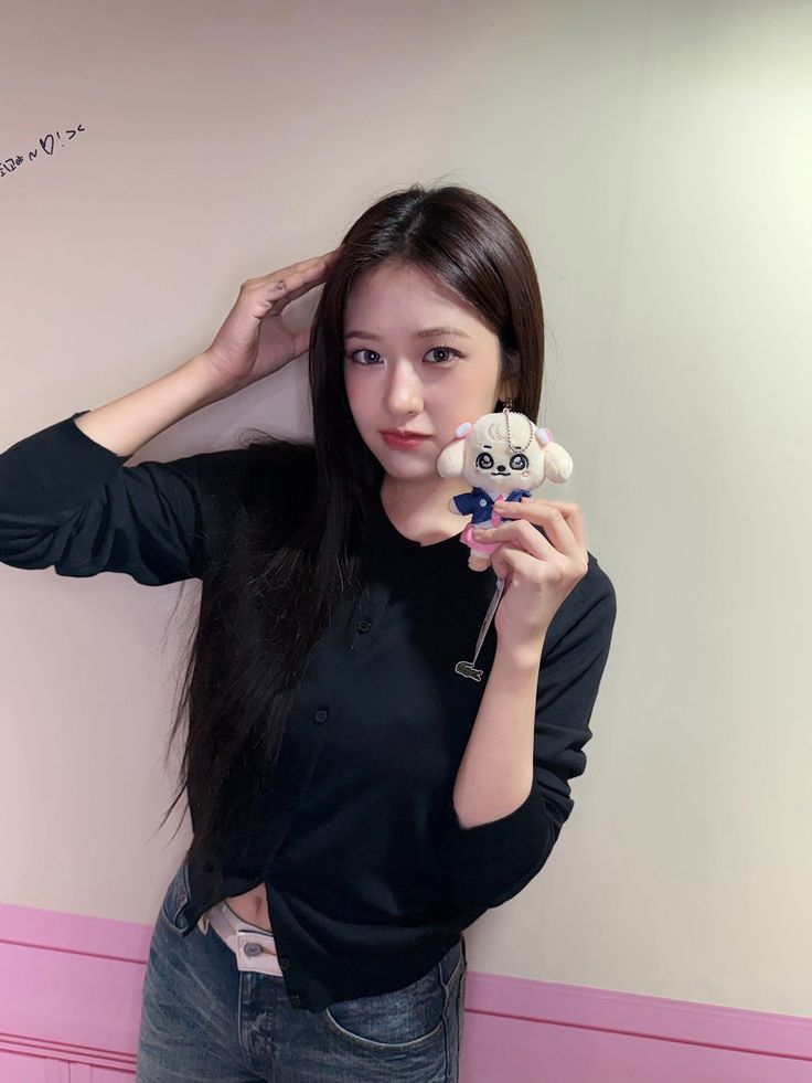 A moment captured by An Yujin (IVE)'s fan