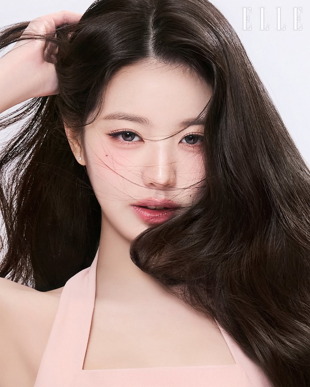 Behind-the-scenes cut of Jang Wonyoung (IVE)