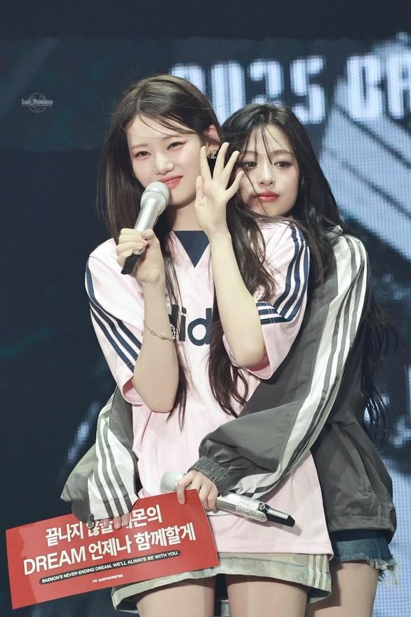 로라 (BABYMONSTER)의 최신 사진