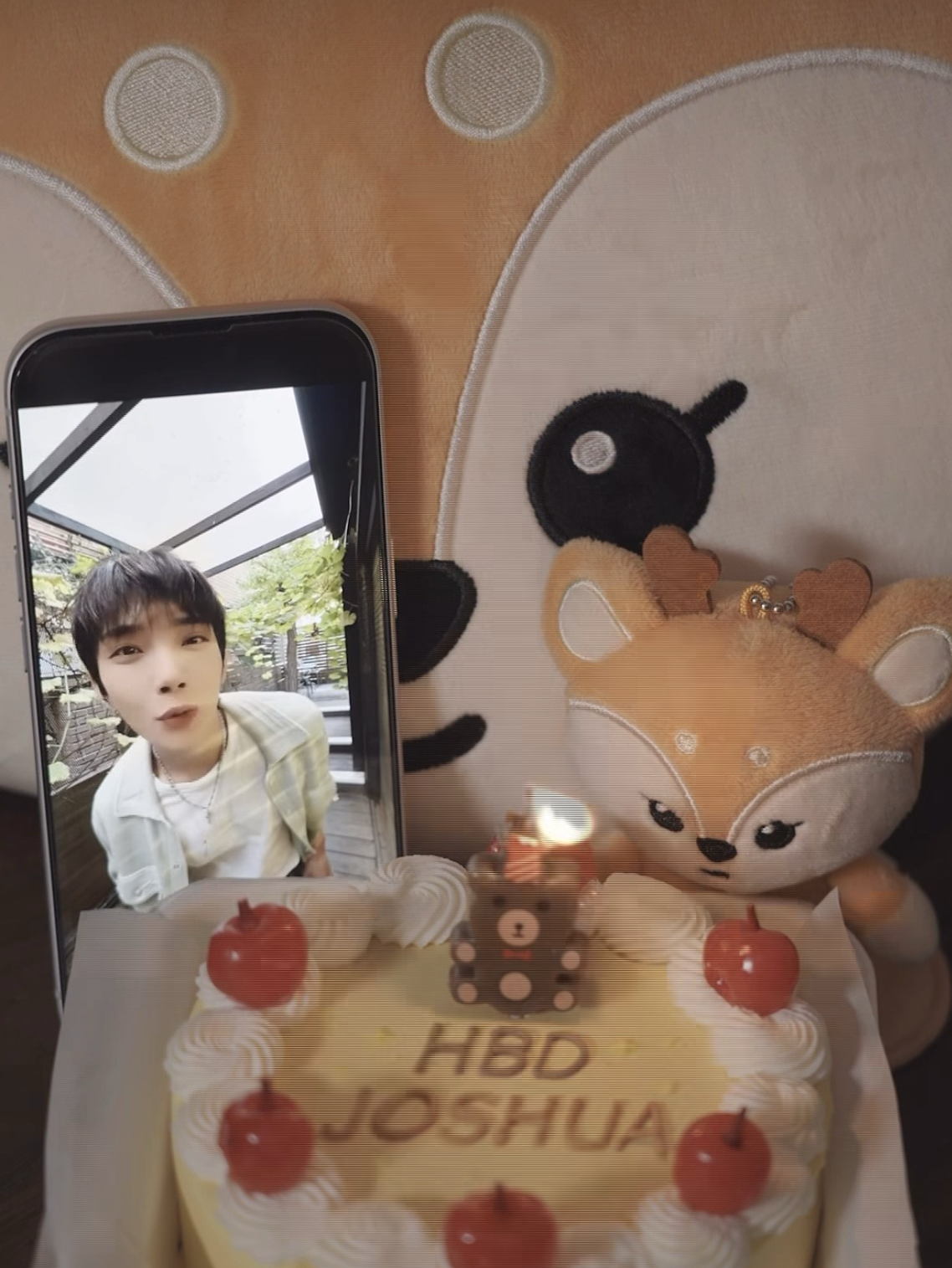 Latest photo of Joshua (SEVENTEEN)