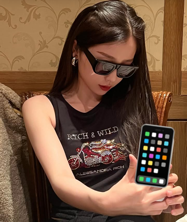 Latest photo of Esther Yu