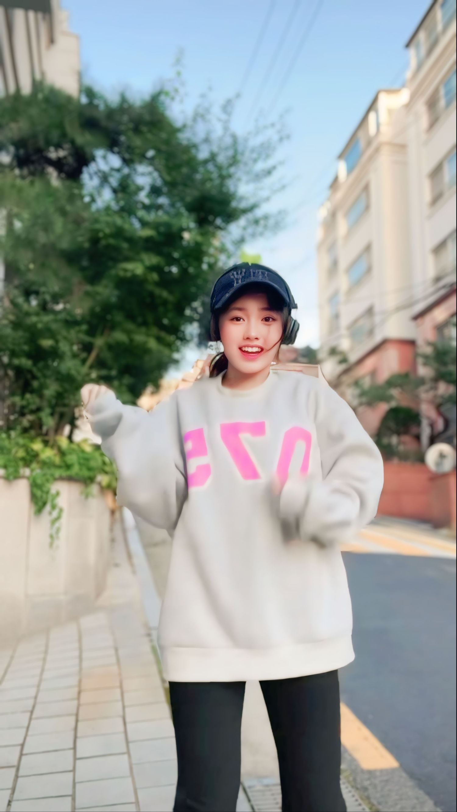 A heartfelt wallpaper shared by Elisia (UNIS)'s fans