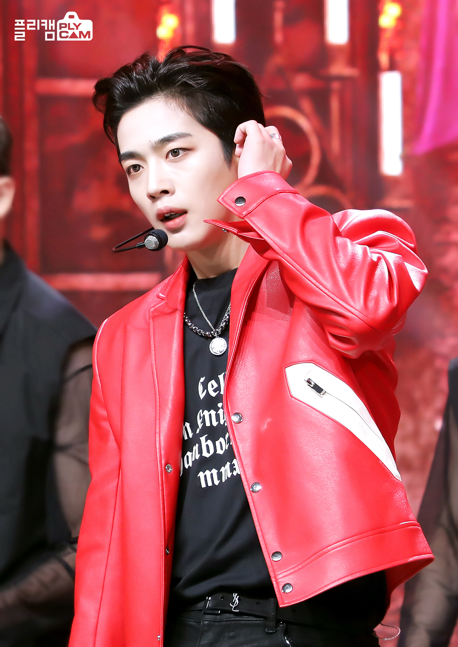A moment captured by Kim Yohan (WEi)'s fan