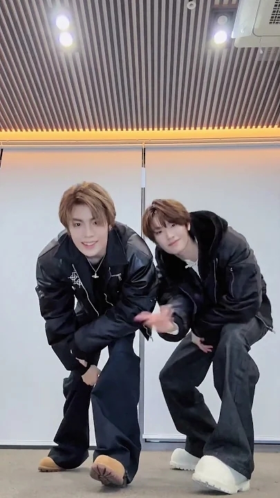 A moment captured by Chen Kaiwen's fan