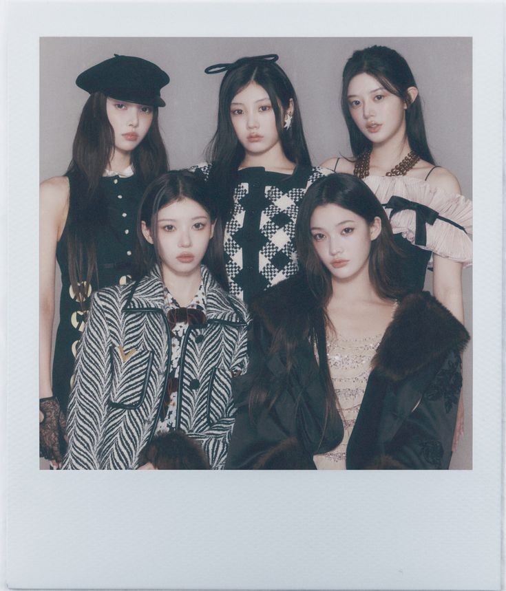 Behind-the-scenes cut of Wonhee (ILLIT)