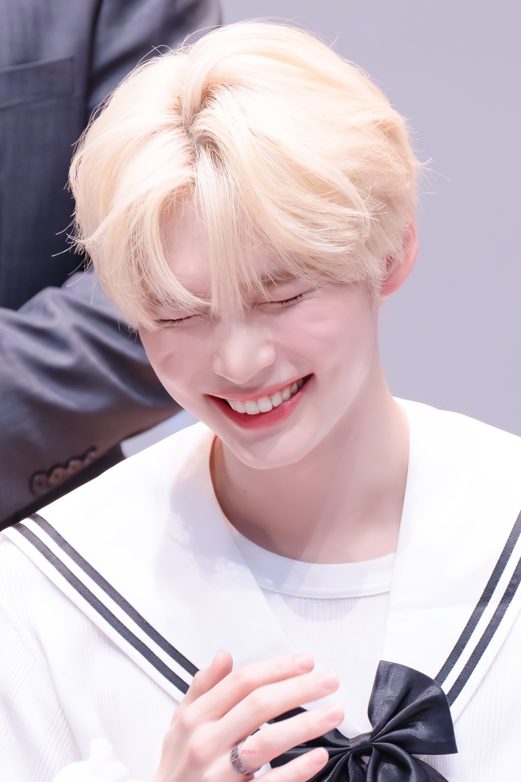 成韓彬 (ZEROBASEONE)的最新照片