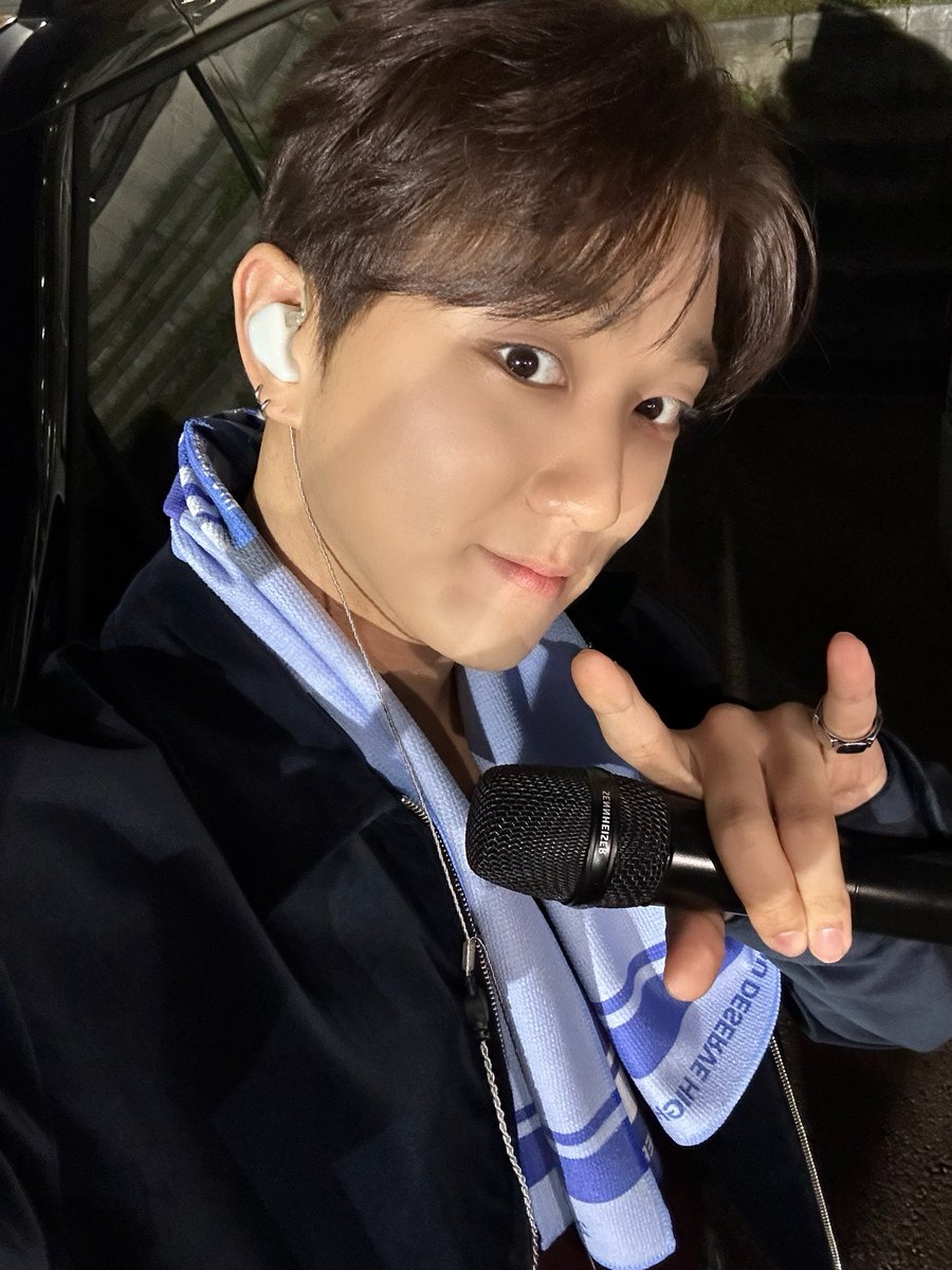 A moment captured by GoldenChild's fan