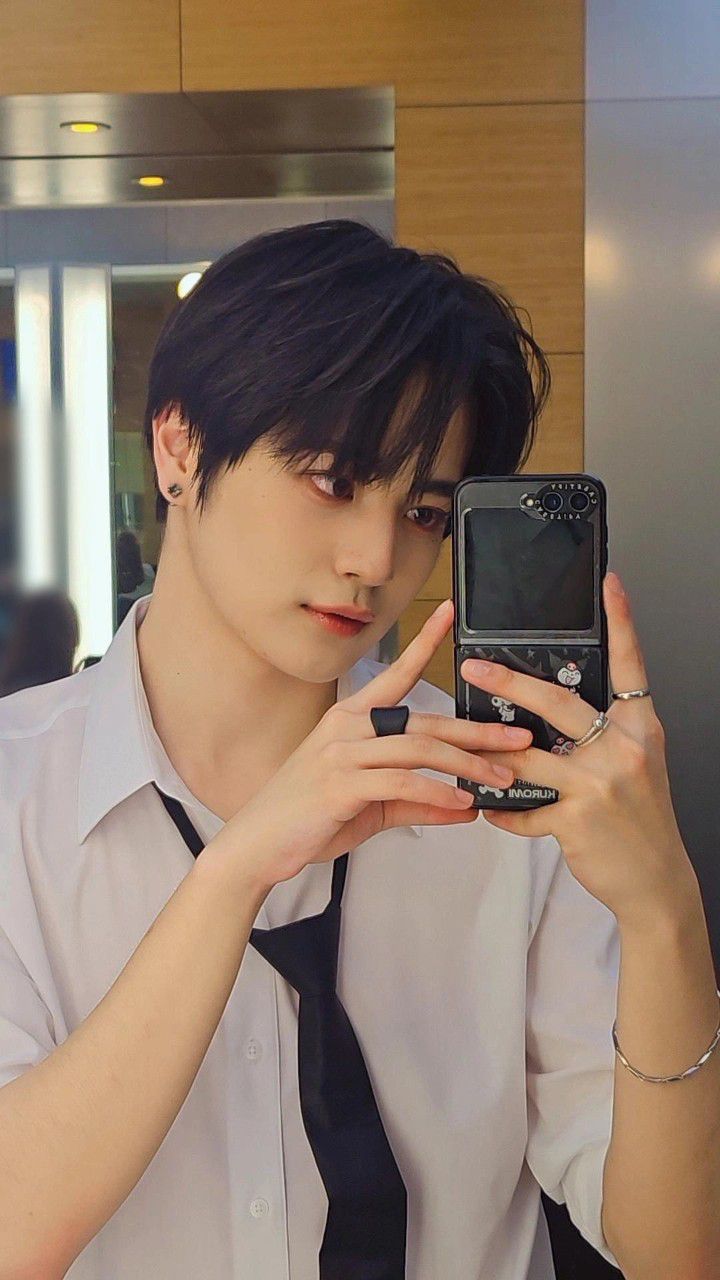 Recent activity shot of Hong Sungmin (FANTASY BOYS)