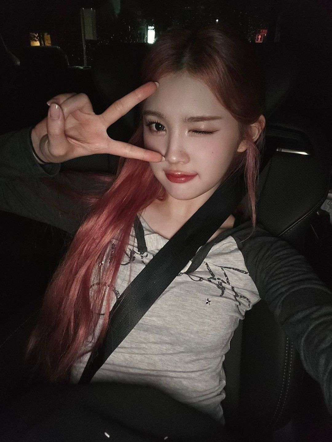 Behind-the-scenes cut of A-na (Hearts2Hearts)