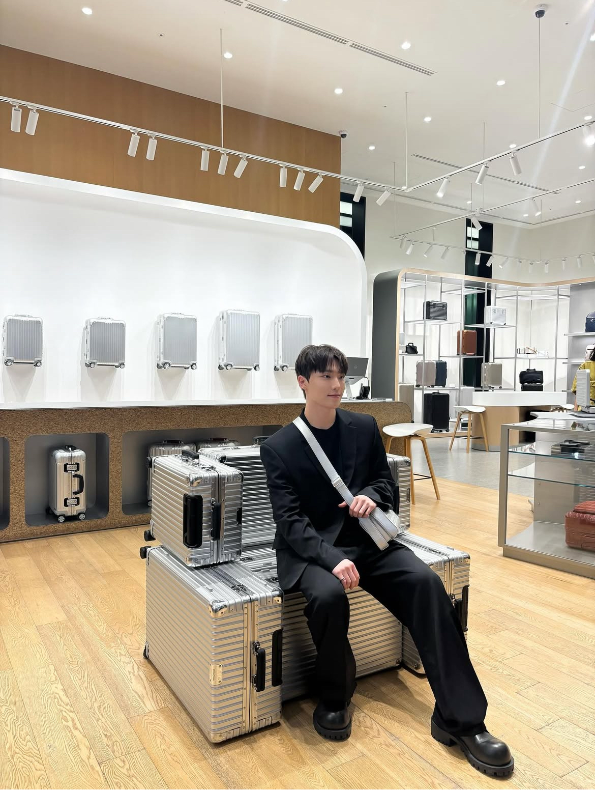 A moment captured by Dino (SEVENTEEN)'s fan