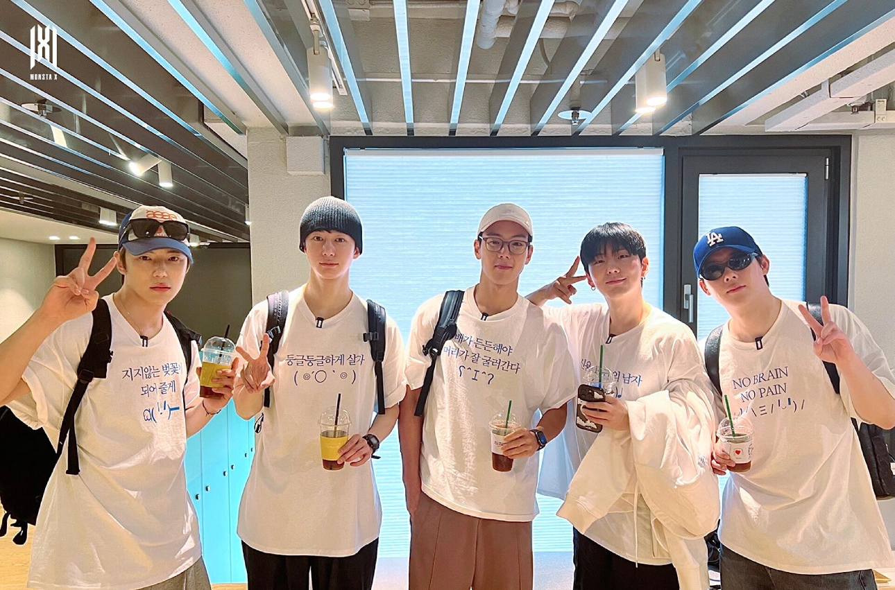 A moment captured by Minhyuk (MONSTA X)'s fan