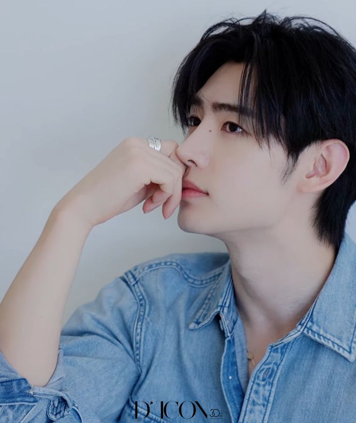 Foto aktivitas terbaru Sunghoon (ENHYPEN)