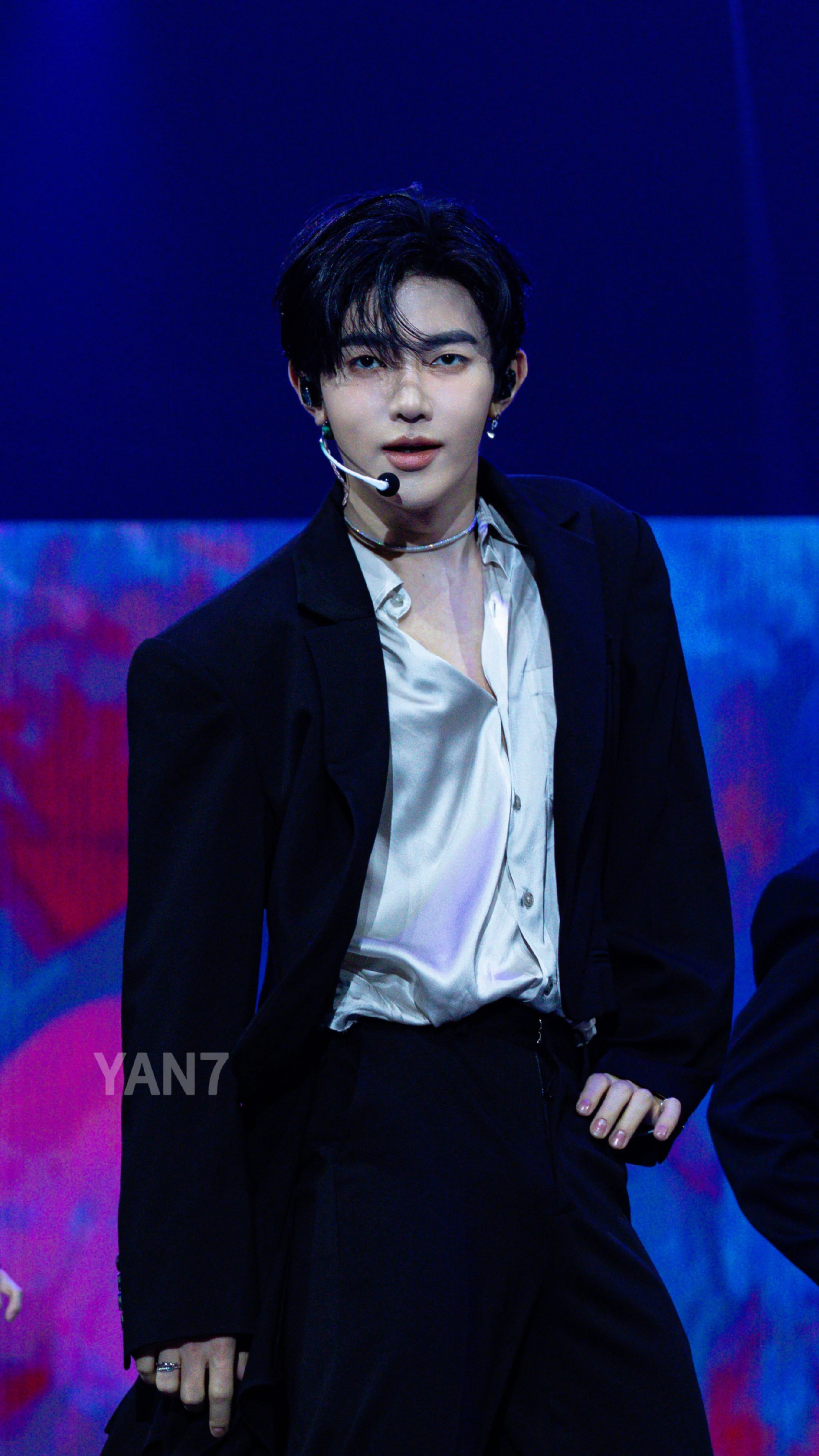 Behind-the-scenes cut of Zhang Hao (ZEROBASEONE)