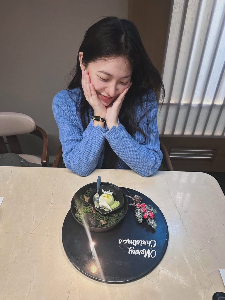 Behind-the-scenes cut of Yeri (Red Velvet)