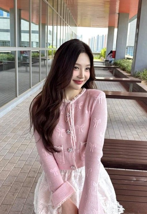 Behind-the-scenes cut of Joy (Red Velvet)
