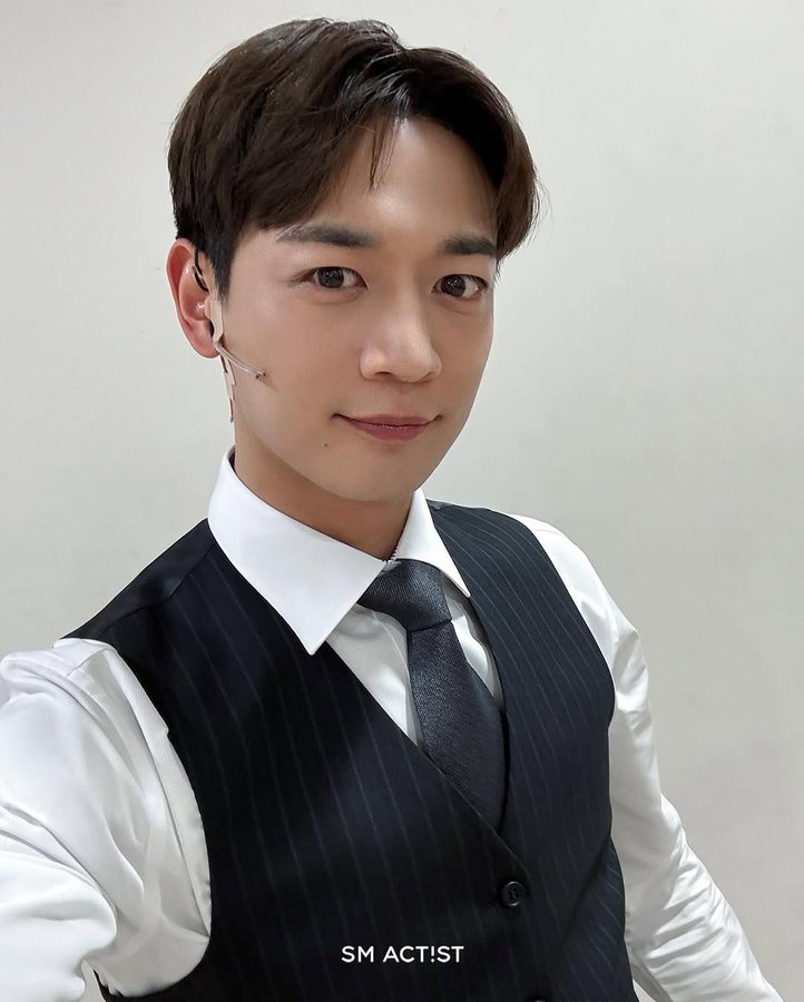 A moment captured by Minho (SHINee)'s fan