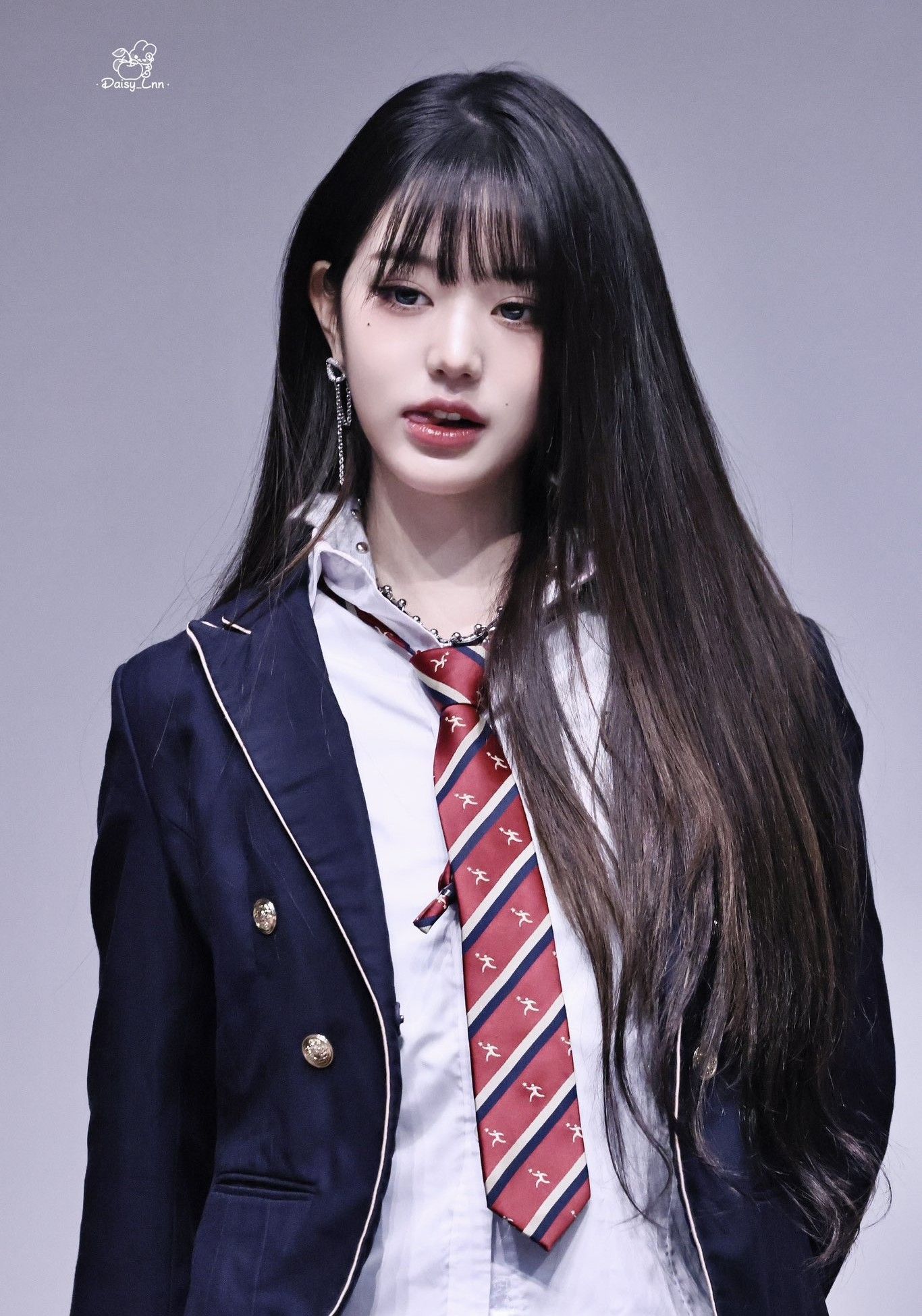 Recent activity shot of Jang Wonyoung (IVE)