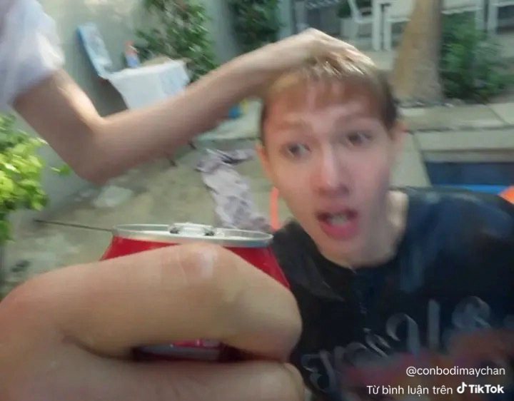 A moment captured by Martin (CORTIS)'s fan