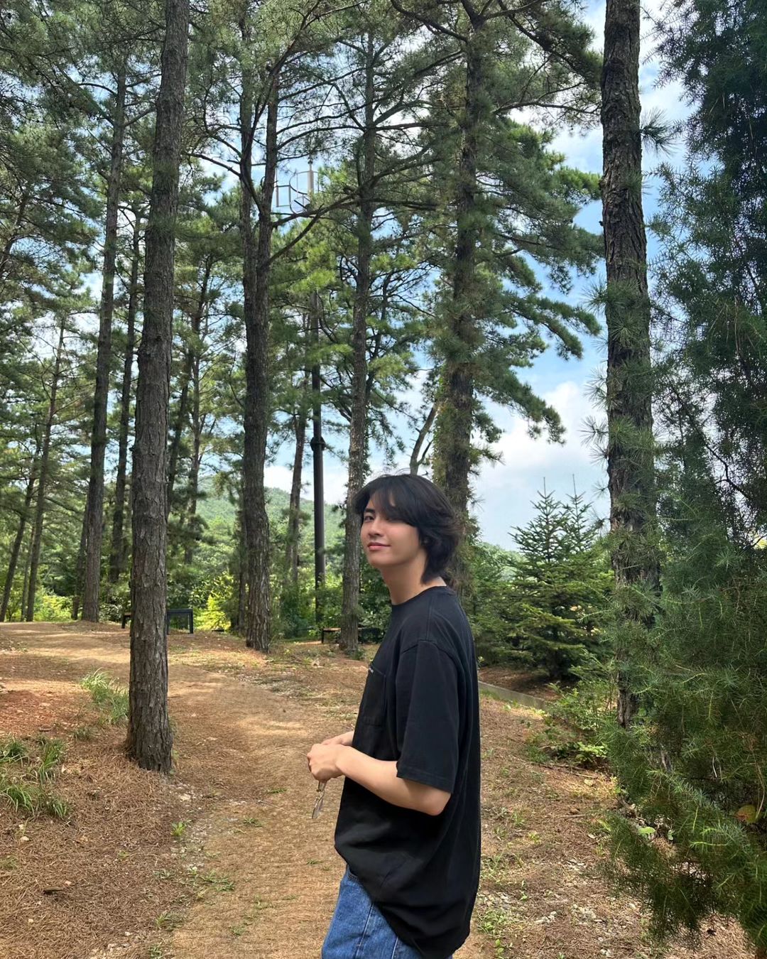 Behind-the-scenes cut of Lee Jinhyuk