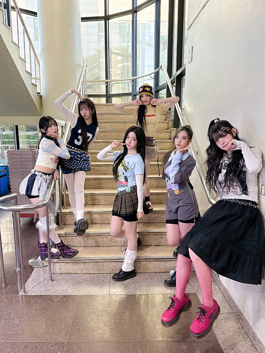 Latest photo of tripleS