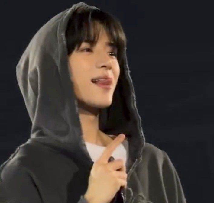 A moment captured by Beomgyu (TOMORROW X TOGETHER)'s fan