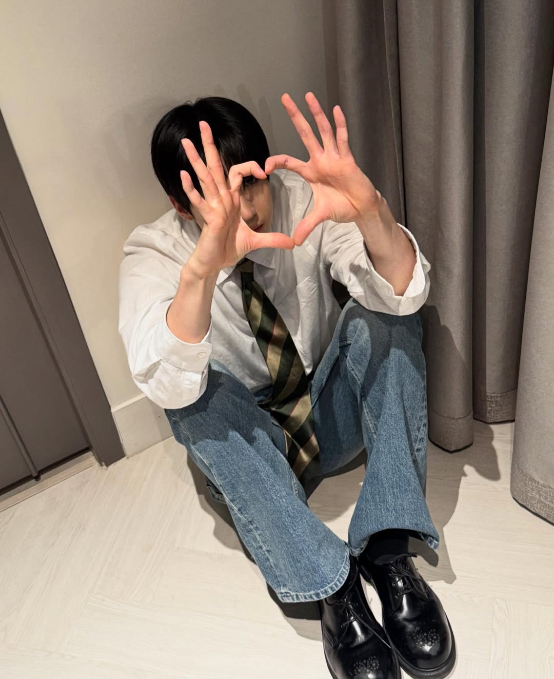 Potret di balik layar Han Seungwoo