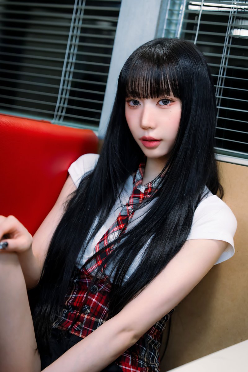 Behind-the-scenes cut of Zuu (SECRET NUMBER)