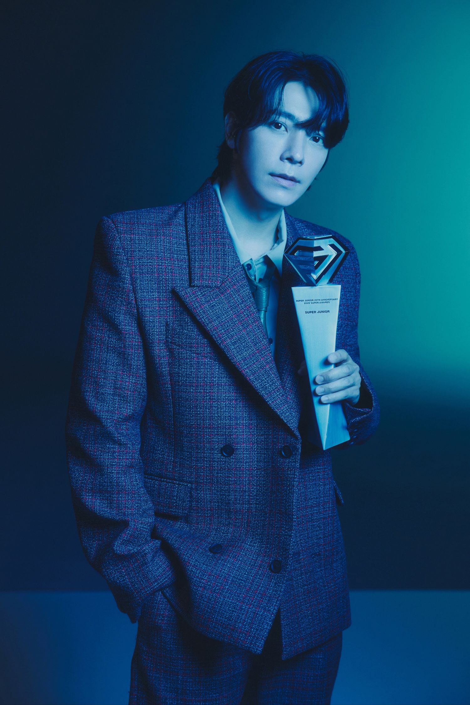 Behind-the-scenes cut of Donghae (Super Junior)