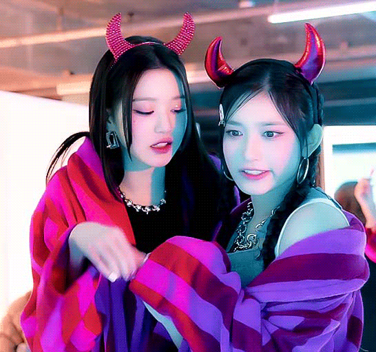Recent activity shot of Leeseo (IVE)