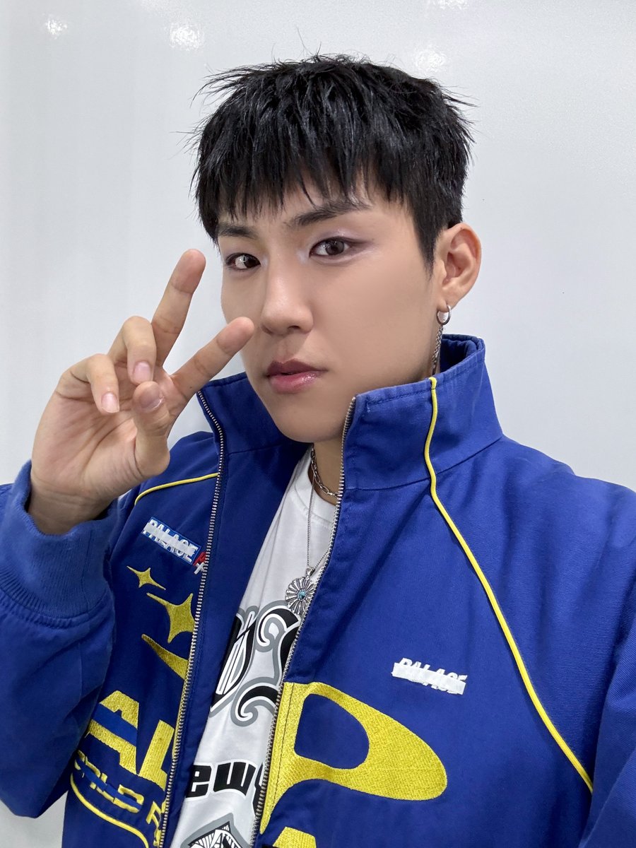 Behind-the-scenes cut of AB6IX