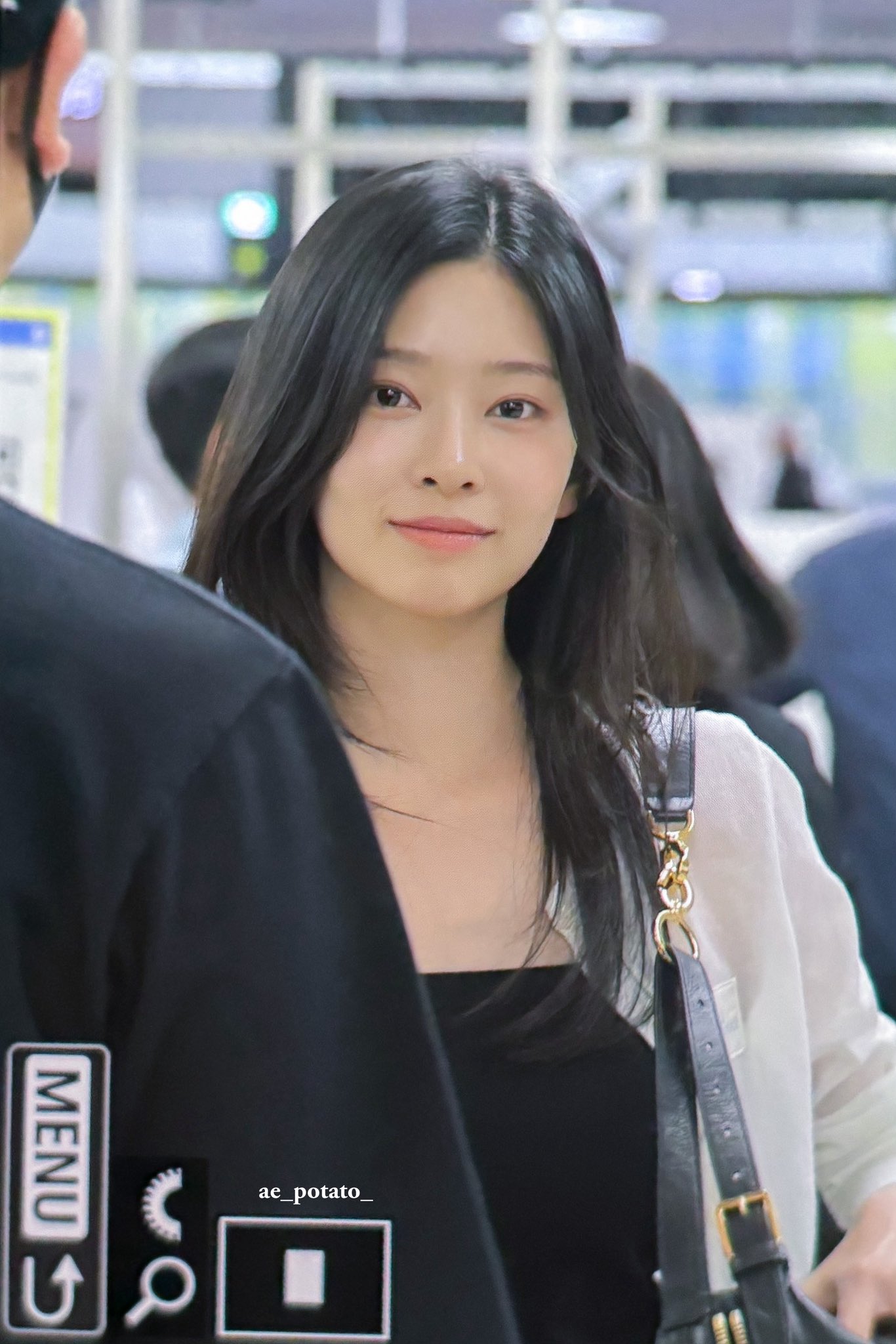A moment captured by Kim Minju's fan