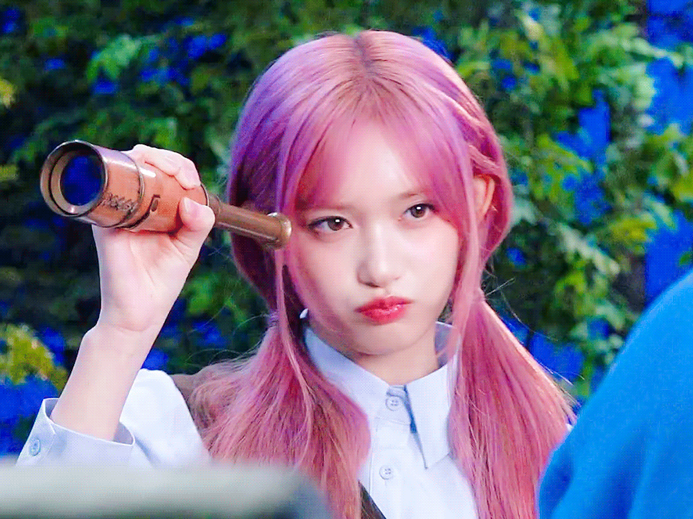 A moment captured by Leeseo (IVE)'s fan