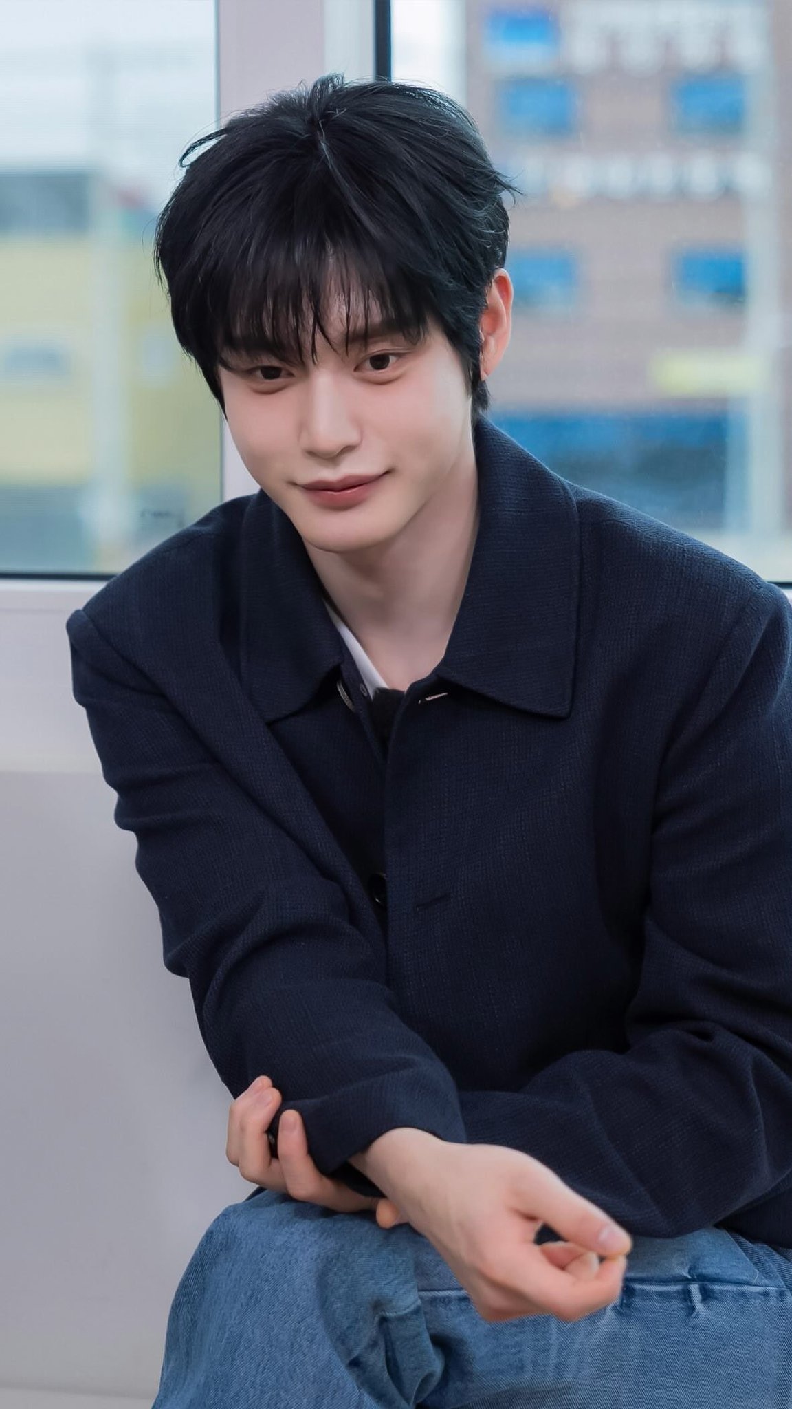 Recent activity shot of Kim Jiwoong (ZEROBASEONE)
