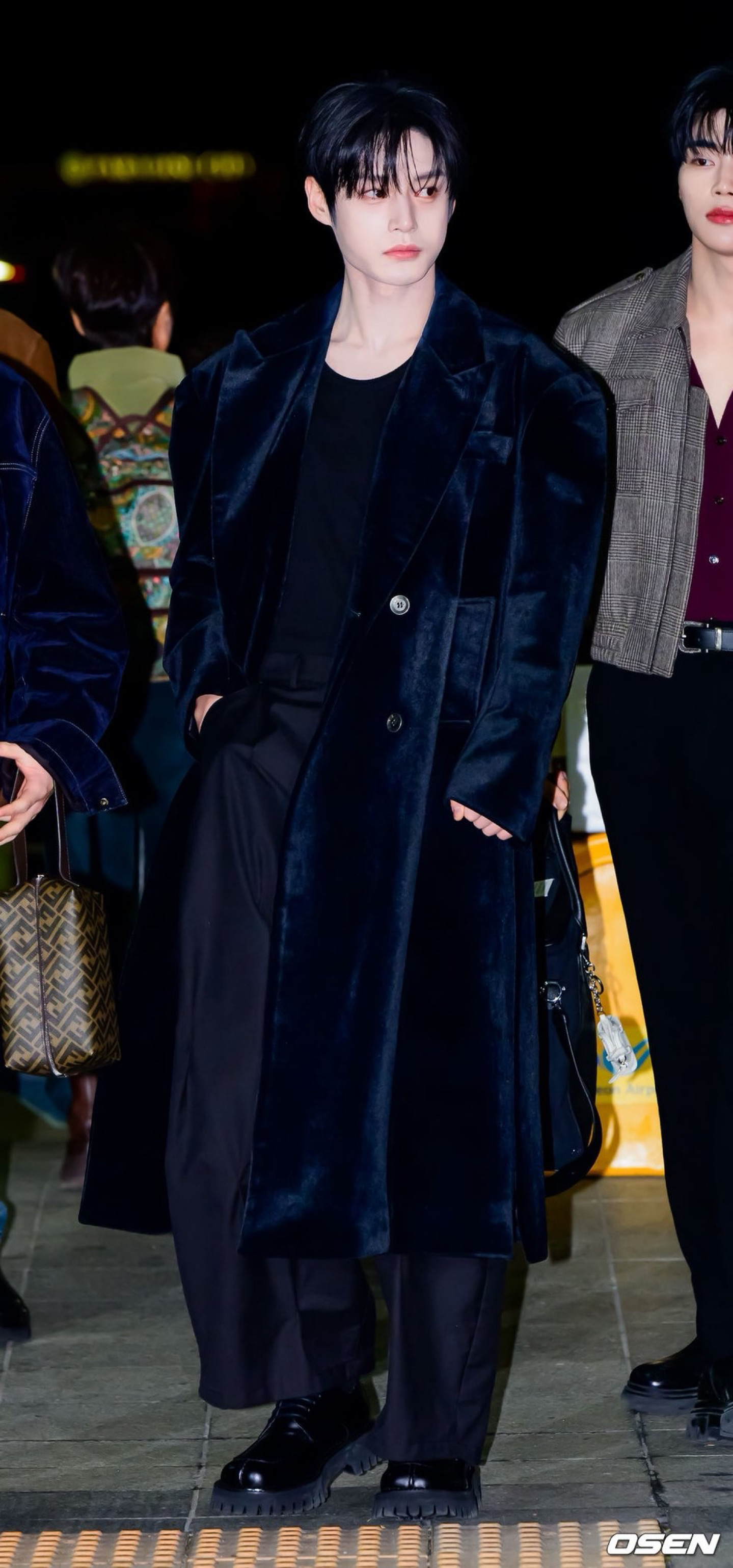 キム・ジウン (ZEROBASEONE)の舞台裏ショット