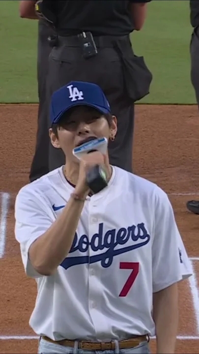 V (BTS)の最近の活動写真