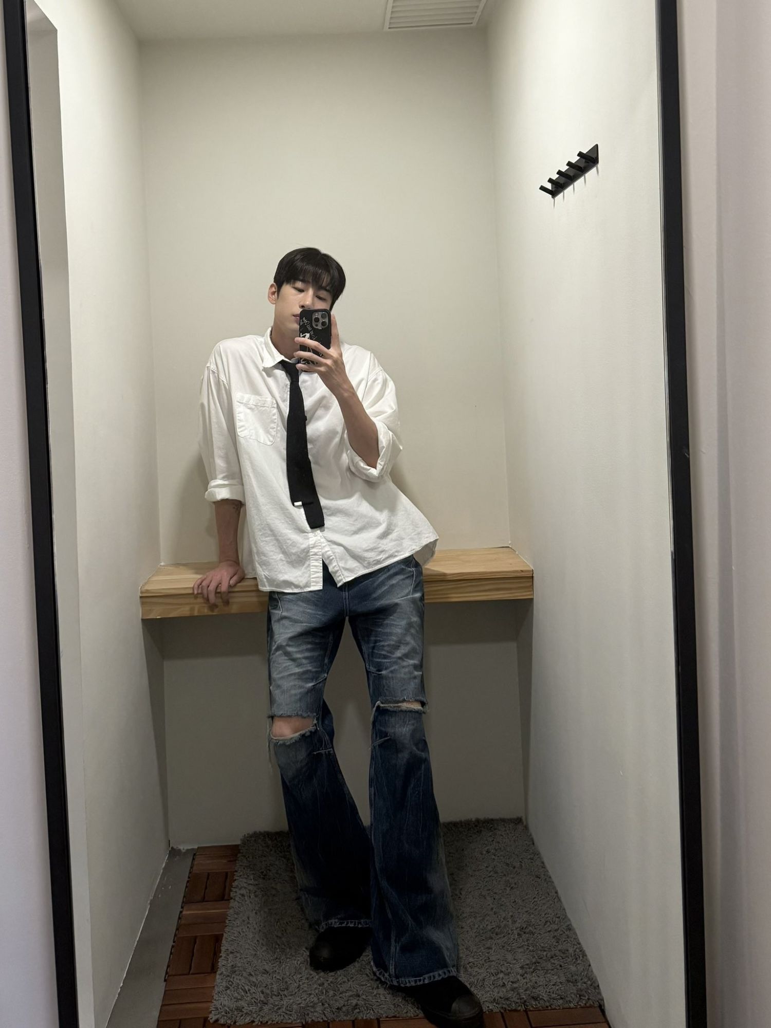 Recent activity shot of Han Seungwoo