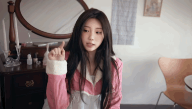Behind-the-scenes cut of Wonhee (ILLIT)
